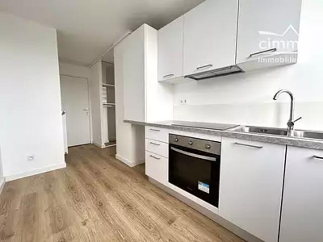 Seyssinet Pariset 38170 Location appartement 1 pièce t1 au dernier étage