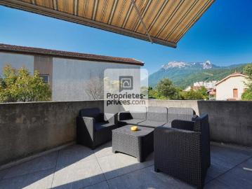 SEYSSINET PARISET T3 de 68m2 + Garage, Parkings & Cave
