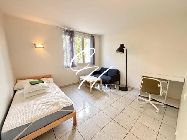 SEYSSINET PARISET APPARTEMENT T1 MEUBLE