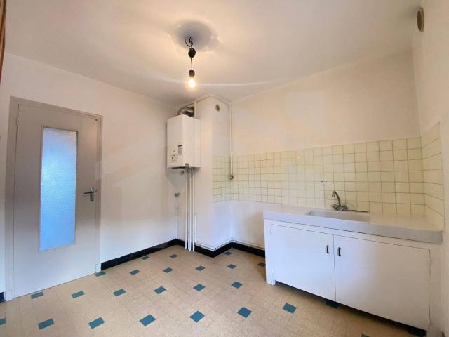 SEYSSINET PARISET, RUE LAFONTAINE, 3P+C de 60m² au 4ème étage av