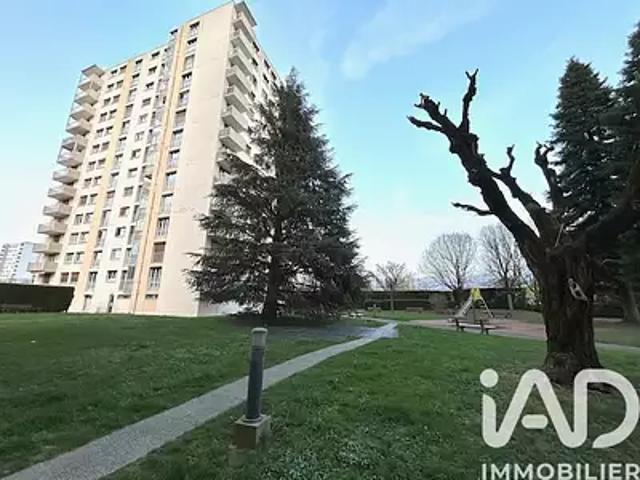 Seyssins 38180 Achat / Vente appartement 2 pièces t2 au dernier étage parking