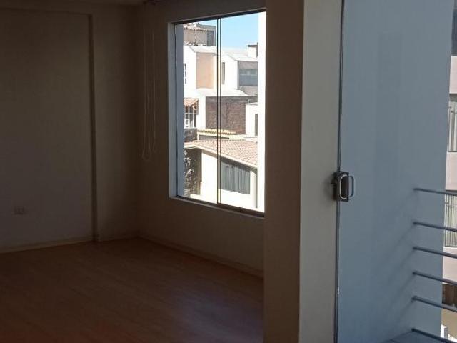 ¡Señorial de cayma! Se vende amplio dpto. 3er piso