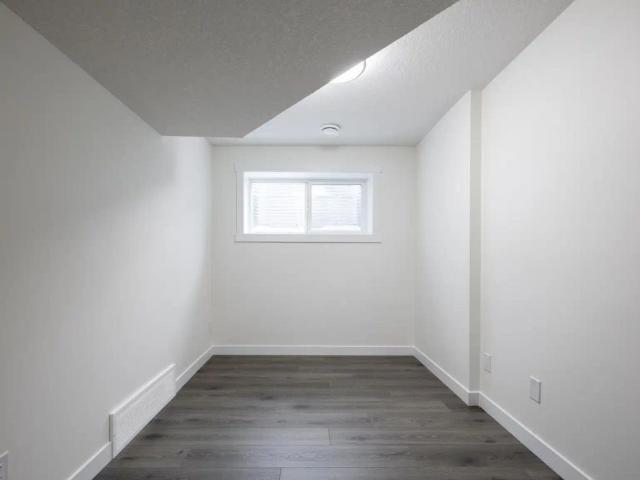 SF136 3 Bedroom Mainfloor Suite & 1 Bedroom Basement Suite | Morinville | — 1 Bedroom 1 Bathroom