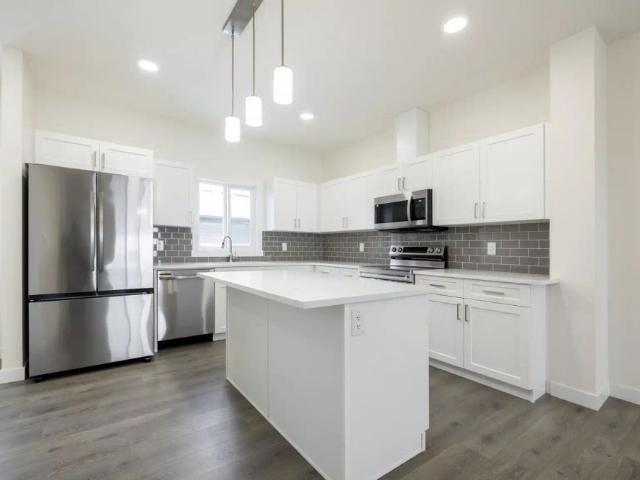 SF136 3 Bedroom Mainfloor Suite & 1 Bedroom Basement Suite | Morinville | — 3 Bedroom 2.5 Bathroom