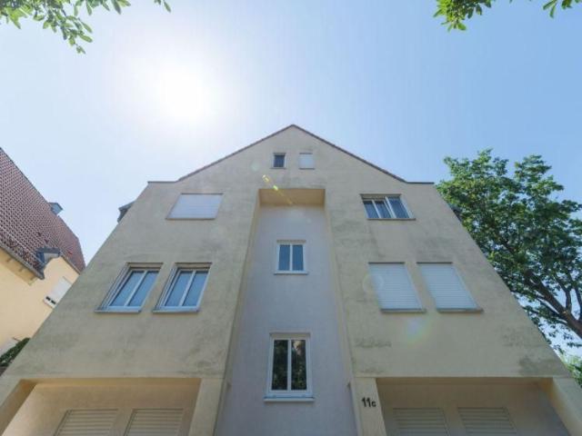SfKW Helle 2 Zimmerwohnung mit Einbauküche und Dachterrasse und Stellplatz