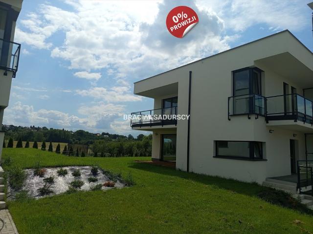 Do sprzedania nowoczesne bliźniaki 143 m² z ogrodem i garażem