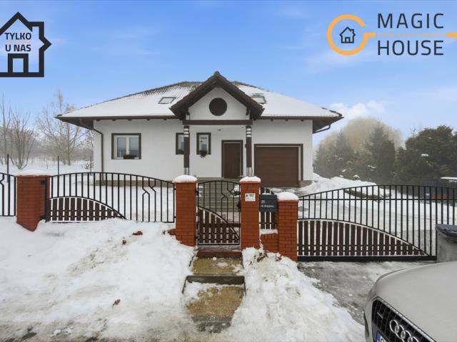 Przestronny dom 204 m² z basenem i kominkiem w Skowarczu