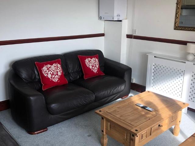 Sketty Road, Swansea SA2, 1 bed flat to rent, £750 pcm | PrimeLocation