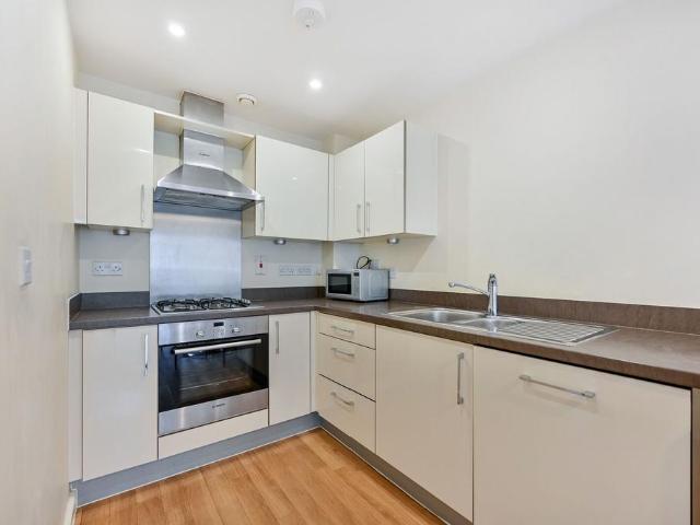 Skerne Road, Kingston, Kingston Upon. 2 bed flat to rent £2,300 pcm £531 pw
