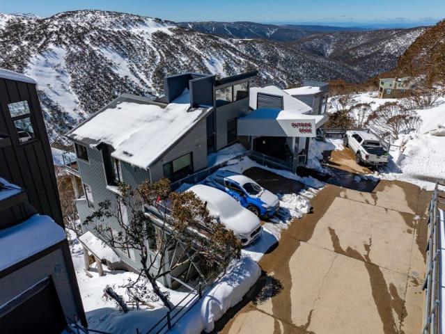 Ski In, Ski Out Drive In, Drive Out Luxury Chalet