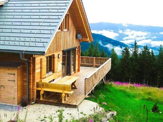 Ski in Ski out für die Familie Chalet mit Alpenfeeling pur auf 1.500 Metern Seehöhe am 9462 Klippitztörl Komfort, Ruhe & Rendite vereint Über 200 Tage jährliche Vermietbarkeit möglich!
