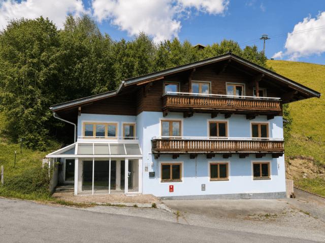 Ski in/Ski out Entwicklungschance mit Panoramablick in Saalbach