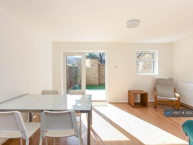 Skiers Street, London, E15 3 bed terraced house £2,750 pcm £635 pw