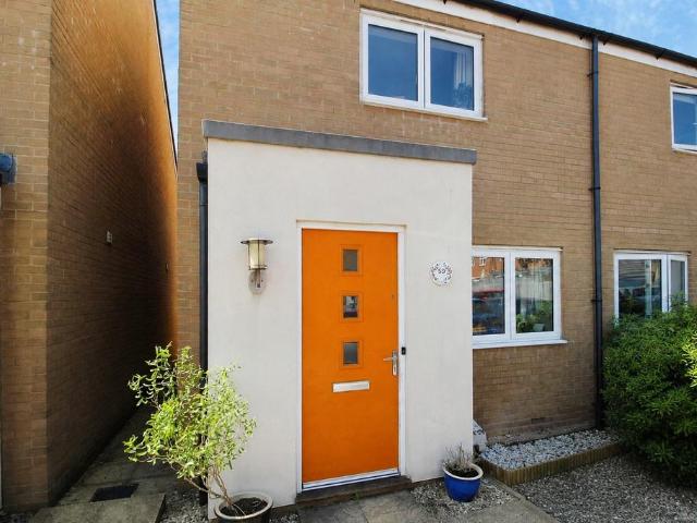 Skinners Croft, Bristol BS34 2 bed semi detached house to rent £1,550 pcm £358 pw