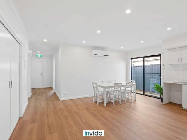 SKIP THE SHARED BATHROOM PRIVATE ROOM WITH KITCHENETTE & ENSUITE IN A SHARED HOUSE! HASSLE FREE LIVING BILLS & INTERNET INCLUDED