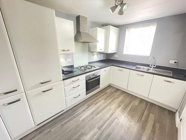Skipper Close, Hemel Hempstead HP2, 3 bed property to rent, £2,000 pcm | PrimeLocation