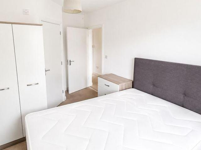 Skipper Way, Little Paxton, St. Neots 1 bed in a house share to rent £700 pcm £162 pw