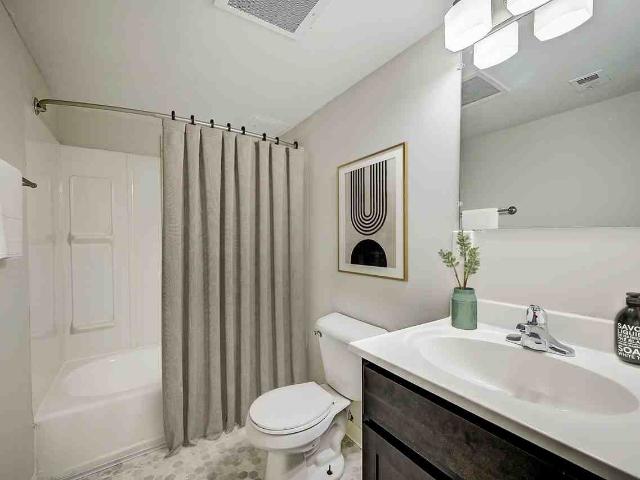 SkyView 3 Bedroom Apartment for Rent at 1755 S 20th St, Columbus, OH 43207 Vasser Village