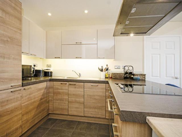 Sky Apartments, Homerton, London, E9 1 bed flat to rent £2,600 pcm £600 pw
