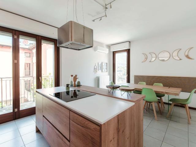 SKY ATTIC LAKE COMO Appartamento con 4 camere e grande terrazzo vista lago