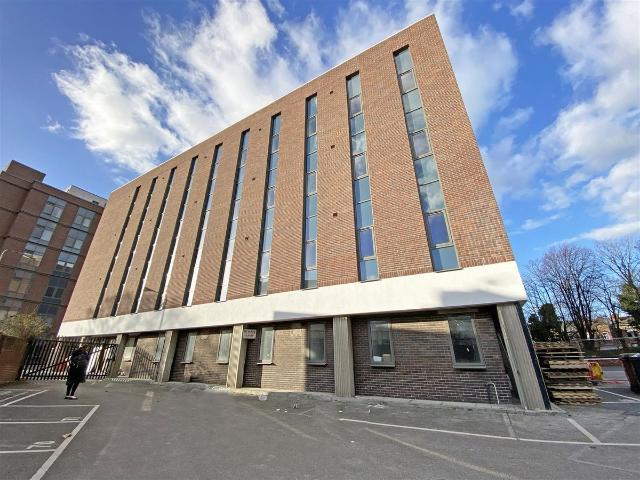 Sky Gardens, Crosby Road North, Waterloo, Liverpool L22, 1 bed flat to rent, £850 pcm | PrimeLocation