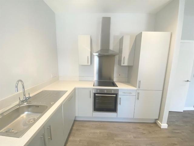 Sky Gardens, Crosby Road North, Waterloo, Liverpool L22, 2 bed flat to rent, £995 pcm | PrimeLocation