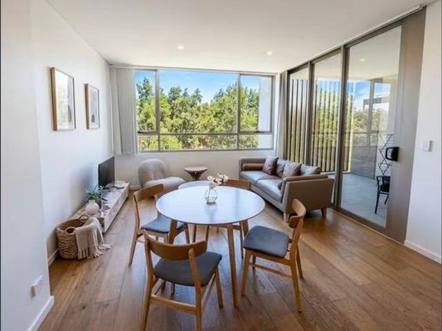 Sky High 3 Bedroom Executive Living | 4th Floor with Panoramic Views