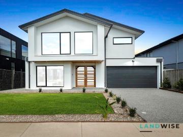 Sky High Views and Coastal Comfort: Your Dream Home with Roof Terrace