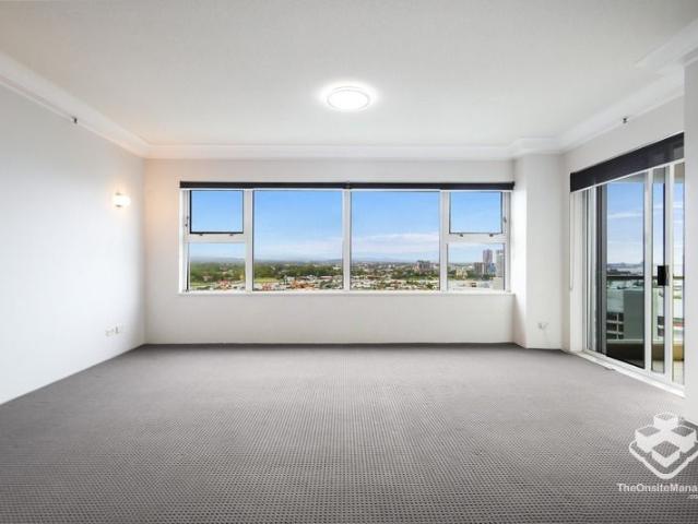 Sky High Apartment in Paradise Waters with Stunning Views Two weeks rent free!