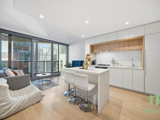 Sky High CBD Living with Balcony & Resort Style Facilities