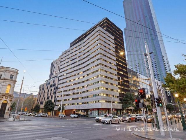 Sky High City Fringe Living with Study, Huge Balcony and Unbeatable Views