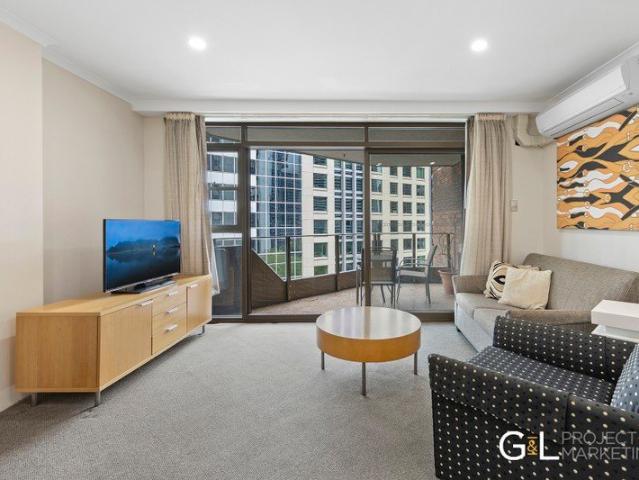 Sky High living in the prestigious northern end of Sydney CBD