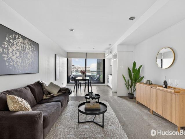 Sky High Living Opposite Westfield Doncaster
