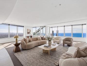 Sky High Luxury: 72nd Floor Sub Penthouse with Elite Returns