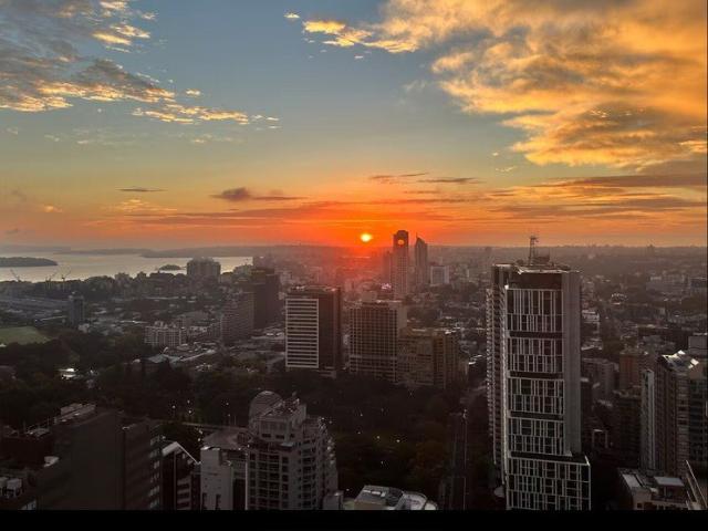 Sky High Luxury on high level with Spectacular Harbour & City Panorama