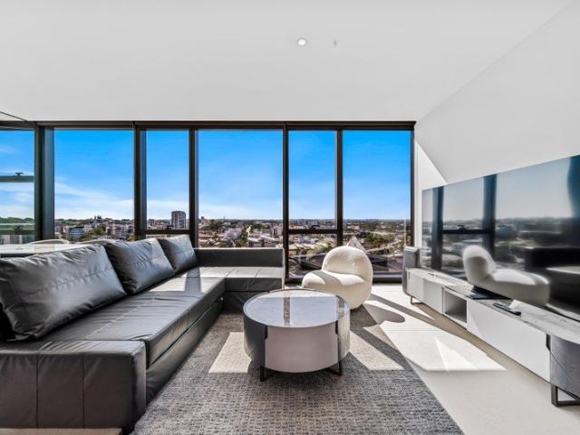 Sky High Luxury Living Level 19 in the Heart of Perth CBD