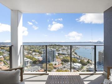 LUXURY LIVING ON THE 27th FLOOR