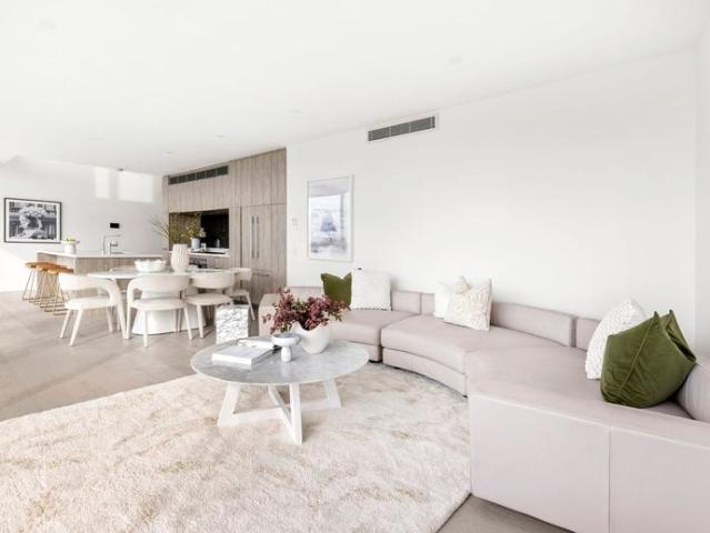 Sky High Luxury with Unrivalled Panoramic Views