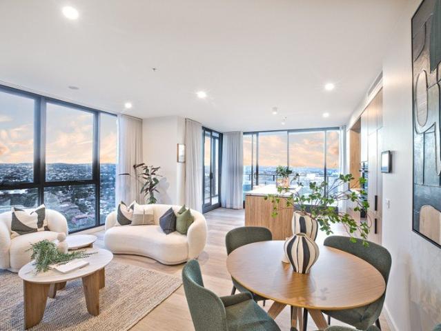 Sky High Luxury With Newcastle At Your Feet