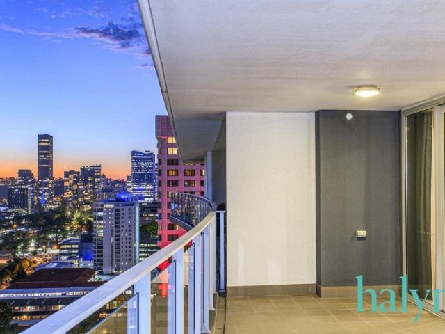 Sky High Luxury with Panoramic Views!