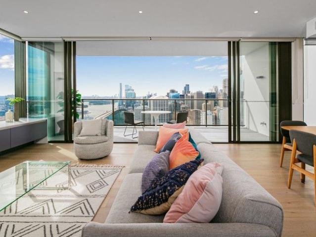 Sky High Family Sanctuary: 4 Bedrooms in the Heart of the CBD