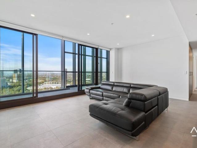Sky High PENTHOUSE Luxury with Spectacular City & Stadium Views