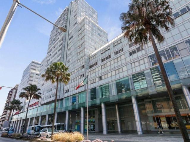 Sky High Sophistication | Grand North Facing Split Level Penthouse