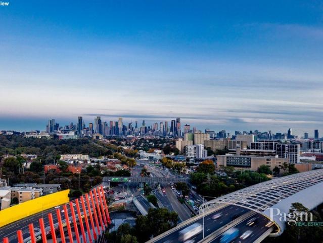SKY HIGH STYLE AND SPECTACULAR CITY VIEWS