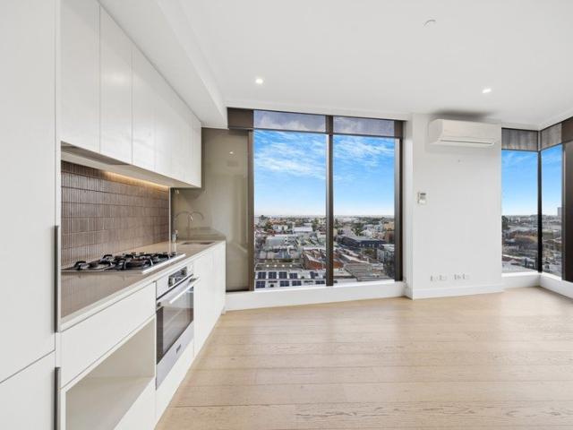 Sky High Style on King William City Living with a View