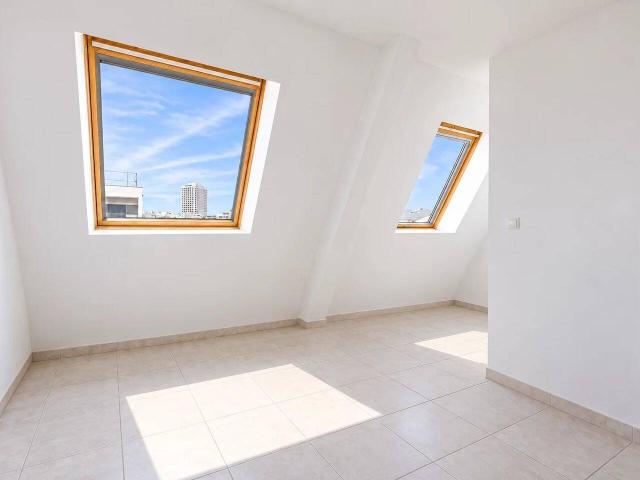 SKY LOFT Appartement duplex T5 de 146 m² 96.10m2 habitables