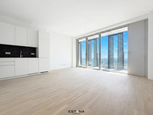 Sky Luxury an der Donau: Design Apartment mit atemberaubender Aussicht