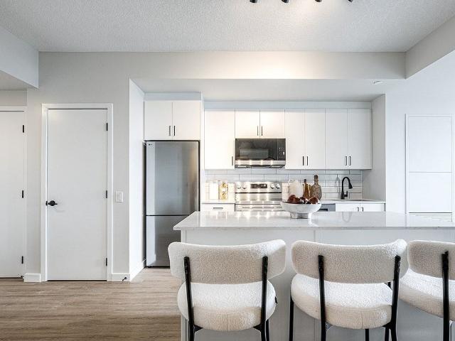 Sky Towers Apartments 1 Bedroom Apartment for Rent at 26 & 26 Grove Street West, Barrie, ON L4N 1M7 Queen's Park