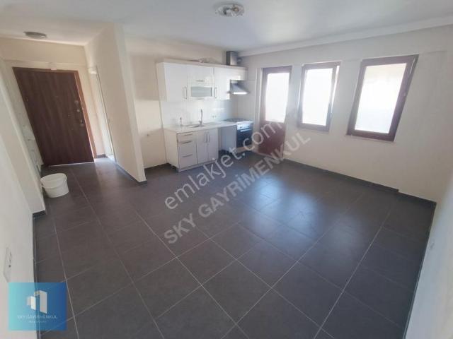 Sky'dan Yeni Ve Bakımlı Binada 1+1 Kiralık Eşyasız Daire