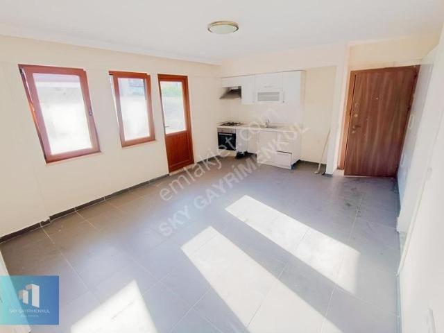 Sky'dan Yeni Ve Bakımlı Binada 2+1 Kiralık Eşyasız Daire